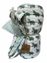 Load image into Gallery viewer, Fish&Bubbles baby quilt