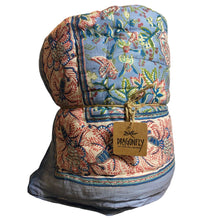 Carica l'immagine nel visualizzatore di Gallery, Trapunta Celestial