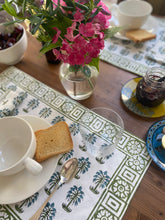 Load image into Gallery viewer, Palms placemats