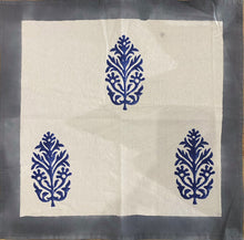 Load image into Gallery viewer, Blue corals tablecloth