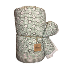 Carica l'immagine nel visualizzatore di Gallery, Trapunta Sage Mandala