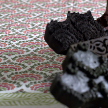 Carica l'immagine nel visualizzatore di Gallery, Trapunta Greenery