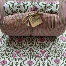 Load image into Gallery viewer, Paradise Birds Quilt