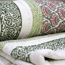 Carica l'immagine nel visualizzatore di Gallery, Trapunta Greenery