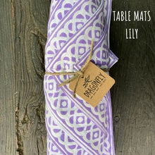 Load image into Gallery viewer, Lily placemats