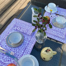 Load image into Gallery viewer, Lily placemats