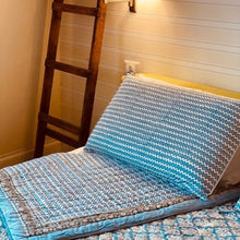 Carica l'immagine nel visualizzatore di Gallery, Trapunta Blue Lightnings