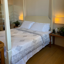 Carica l'immagine nel visualizzatore di Gallery, Trapunta Grey Matrix