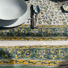 Load image into Gallery viewer, Sunny tablecloth