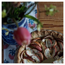 Load image into Gallery viewer, Zinnia tablecloth and placemats