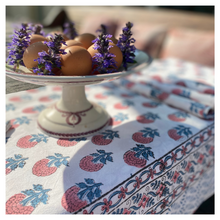 Load image into Gallery viewer, Zinnia tablecloth and placemats