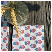 Load image into Gallery viewer, Zinnia tablecloth and placemats