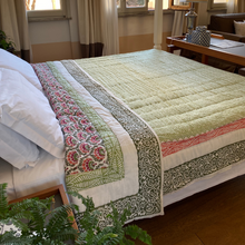 Carica l'immagine nel visualizzatore di Gallery, Trapunta Greenery