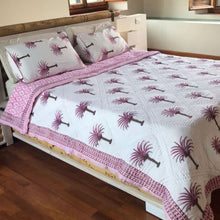Carica l'immagine nel visualizzatore di Gallery, Trapunta Pink Palm Trees
