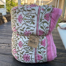 Load image into Gallery viewer, Paradise Birds Quilt