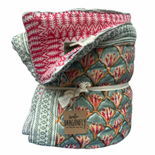 Load image into Gallery viewer, Lotus Gate Quilt red
