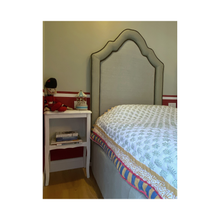 Load image into Gallery viewer, Lotus Gate Quilt red
