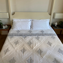 Load image into Gallery viewer, Gray Matrix quilt
