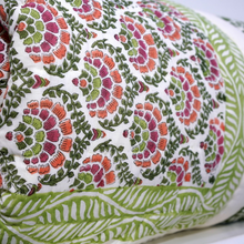 Carica l&#39;immagine nel visualizzatore di Gallery, Trapunta Greenery
