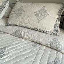 Load image into Gallery viewer, Gray Matrix quilt
