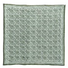 Load image into Gallery viewer, Flowery Hive Quilt
