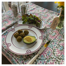 Load image into Gallery viewer, Roxy tablecloth
